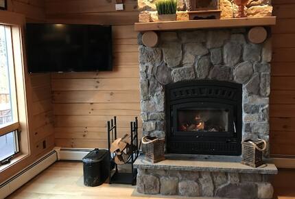 All-American Mountain Ski House | With a hot tub, wrap around deck, and panoramic views! - Madison, New Hampshire