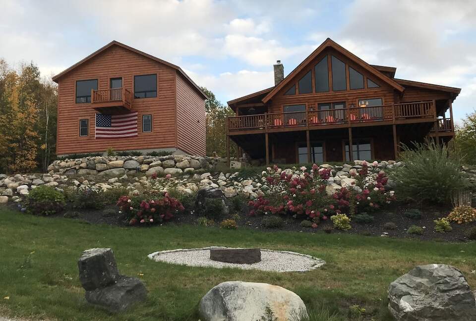 All-American Mountain Ski House | With a hot tub, wrap around deck, and panoramic views! - Madison, New Hampshire