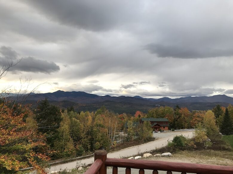 All-American Mountain Ski House | With a hot tub, wrap around deck, and panoramic views! - Madison, New Hampshire