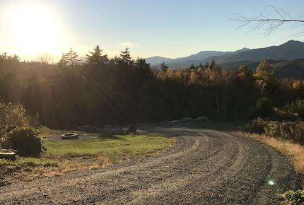 All-American Mountain Ski House | With a hot tub, wrap around deck, and panoramic views! - Madison, New Hampshire