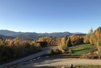 All-American Mountain Ski House | With a hot tub, wrap around deck, and panoramic views! - Madison, New Hampshire