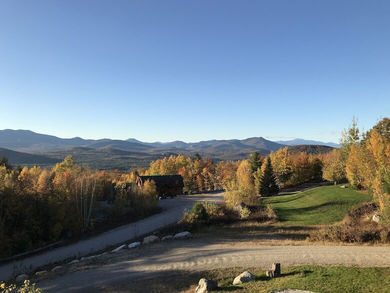 All-American Mountain Ski House | With a hot tub, wrap around deck, and panoramic views! - Madison, New Hampshire