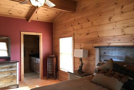 All-American Mountain Ski House | With a hot tub, wrap around deck, and panoramic views! - Madison, New Hampshire