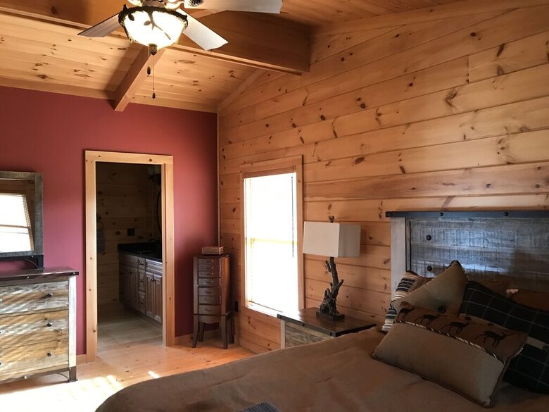 All-American Mountain Ski House | With a hot tub, wrap around deck, and panoramic views! - Madison, New Hampshire