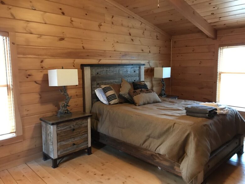 All-American Mountain Ski House | With a hot tub, wrap around deck, and panoramic views! - Madison, New Hampshire