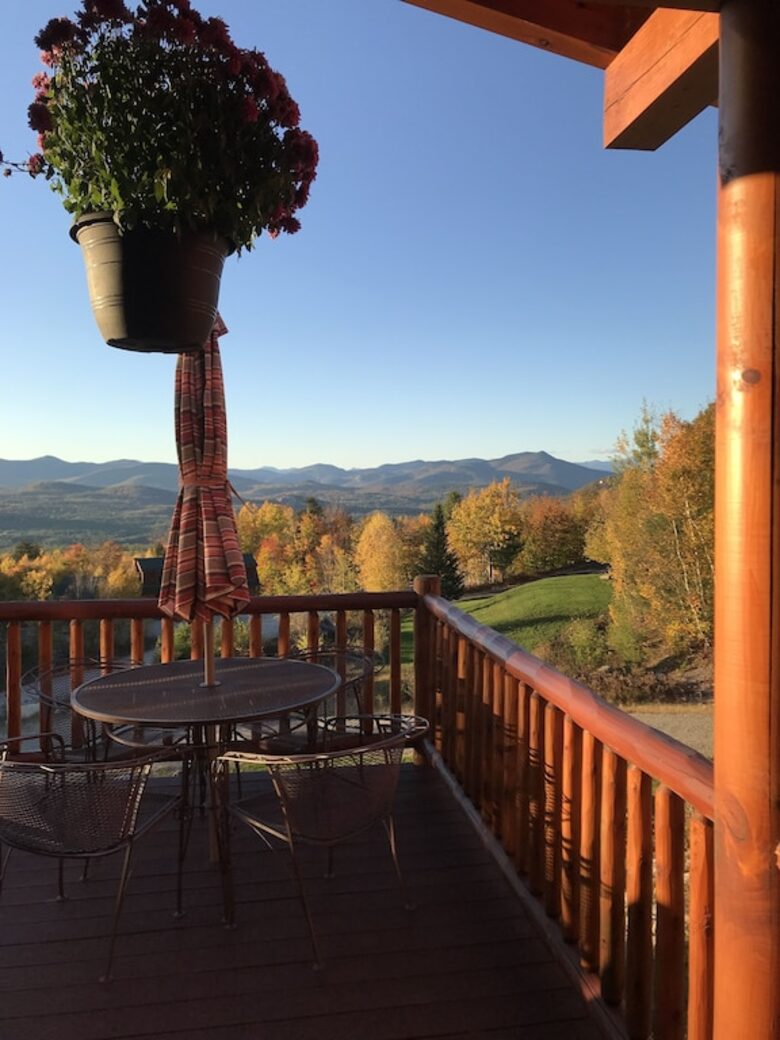 All-American Mountain Ski House | With a hot tub, wrap around deck, and panoramic views! - Madison, New Hampshire