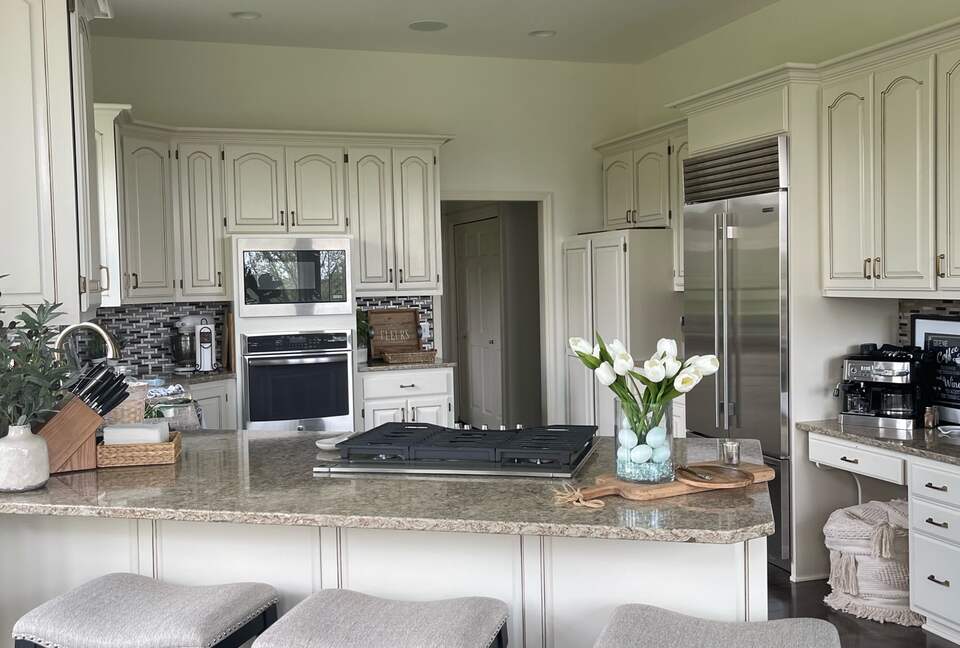 Omaha Retreat on 1 Acre - Available for College World Series CWS! - Omaha, Nebraska