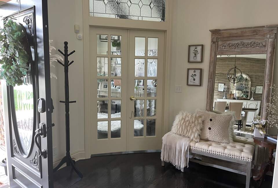 Omaha Retreat on 1 Acre - Available for College World Series CWS! - Omaha, Nebraska