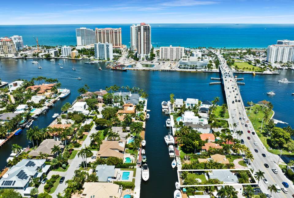 Beach Cottage Waterfront Gem - Fort Lauderdale, Florida