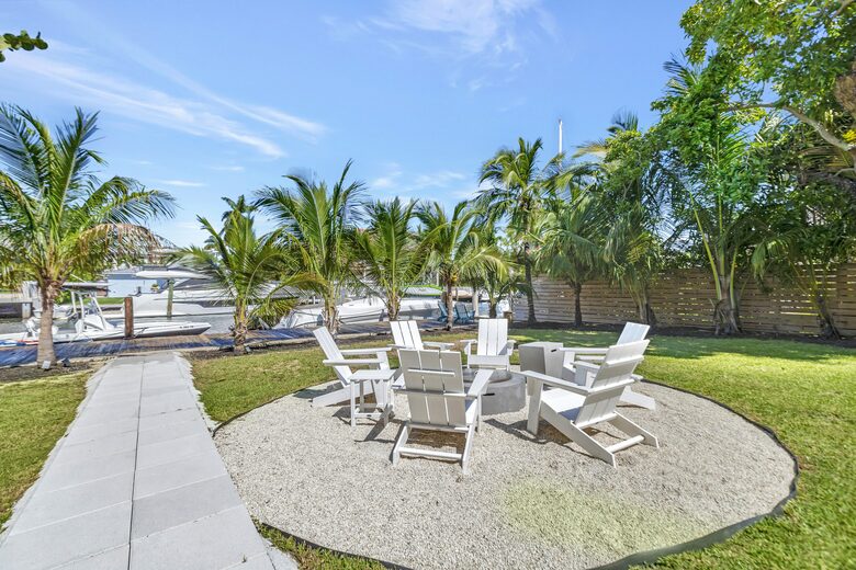 Beach Cottage Waterfront Gem - Fort Lauderdale, Florida