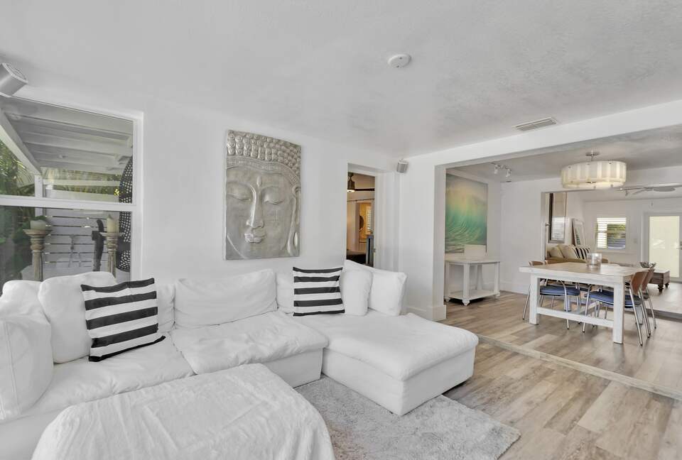 Beach Cottage Waterfront Gem - Fort Lauderdale, Florida