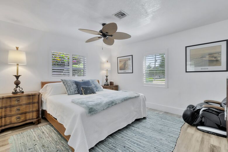 Beach Cottage Waterfront Gem - Fort Lauderdale, Florida