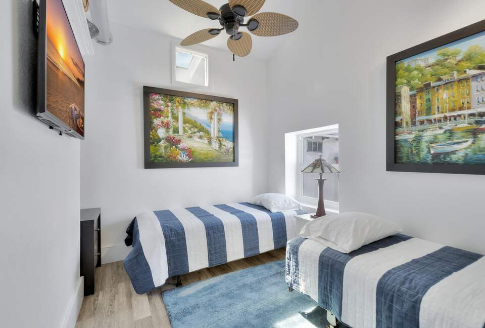 Beach Cottage Waterfront Gem - Fort Lauderdale, Florida