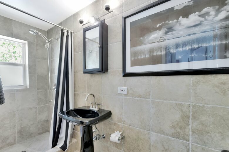 Beach Cottage Waterfront Gem - Fort Lauderdale, Florida