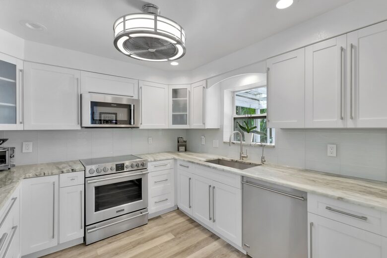 Beach Cottage Waterfront Gem - Fort Lauderdale, Florida