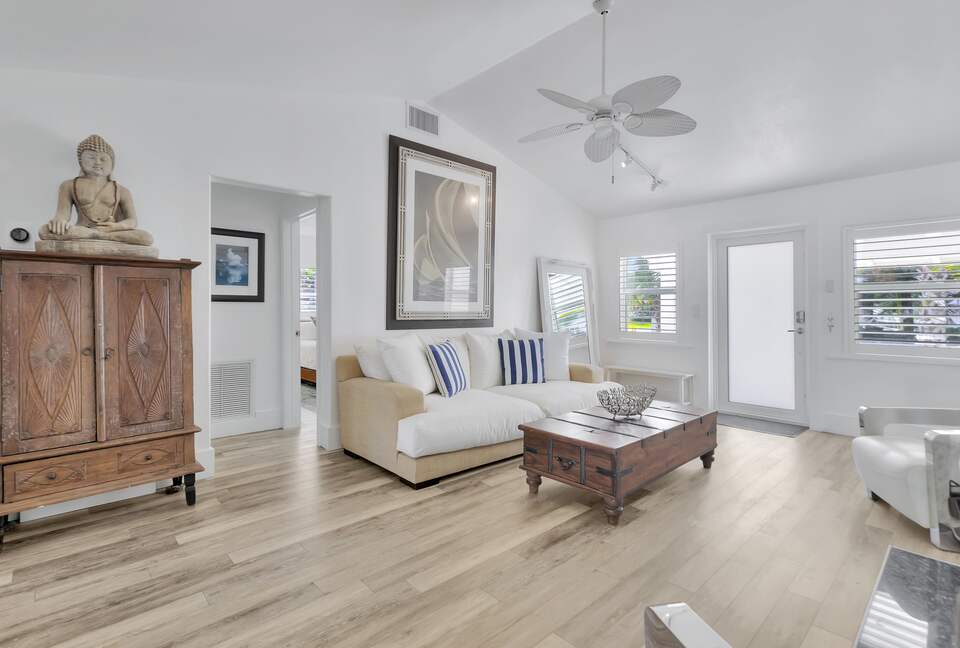 Beach Cottage Waterfront Gem - Fort Lauderdale, Florida