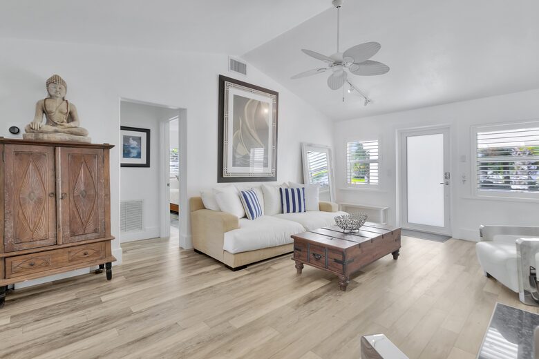 Beach Cottage Waterfront Gem - Fort Lauderdale, Florida