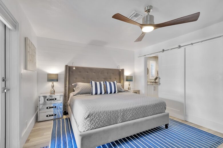 Beach Cottage Waterfront Gem - Fort Lauderdale, Florida