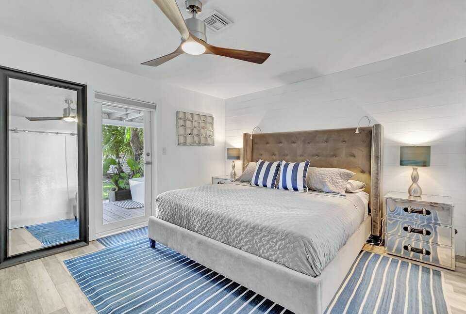 Beach Cottage Waterfront Gem - Fort Lauderdale, Florida