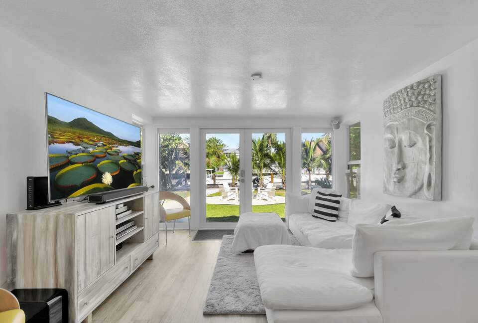 Beach Cottage Waterfront Gem - Fort Lauderdale, Florida