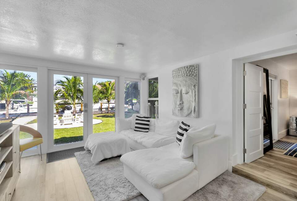Beach Cottage Waterfront Gem - Fort Lauderdale, Florida