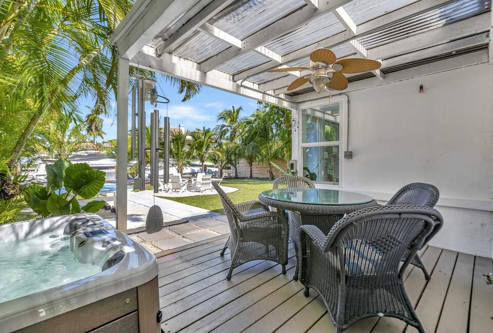 Beach Cottage Waterfront Gem - Fort Lauderdale, Florida