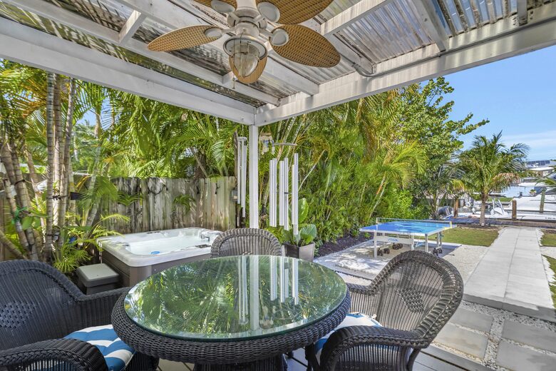 Beach Cottage Waterfront Gem - Fort Lauderdale, Florida
