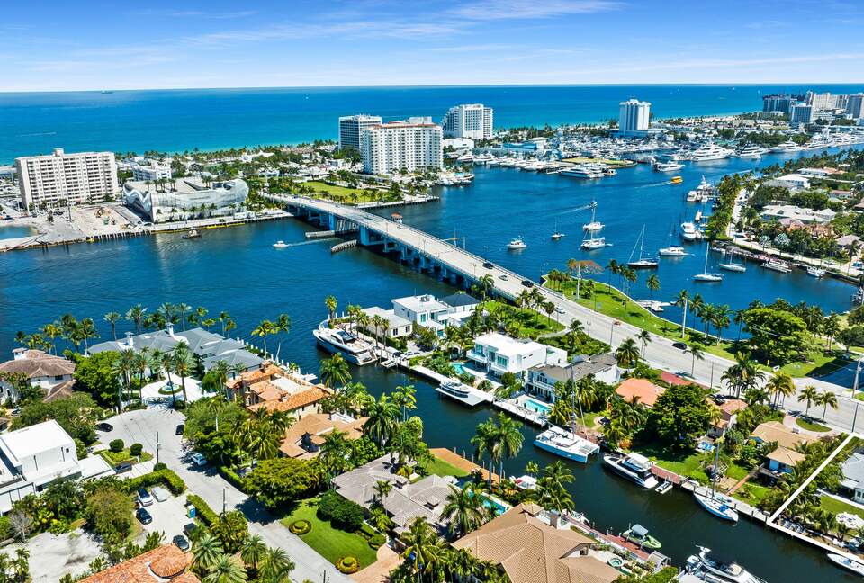 Beach Cottage Waterfront Gem - Fort Lauderdale, Florida