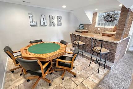 Hidden Harbor Hideaway Lake House - Lake Ozark, Missouri