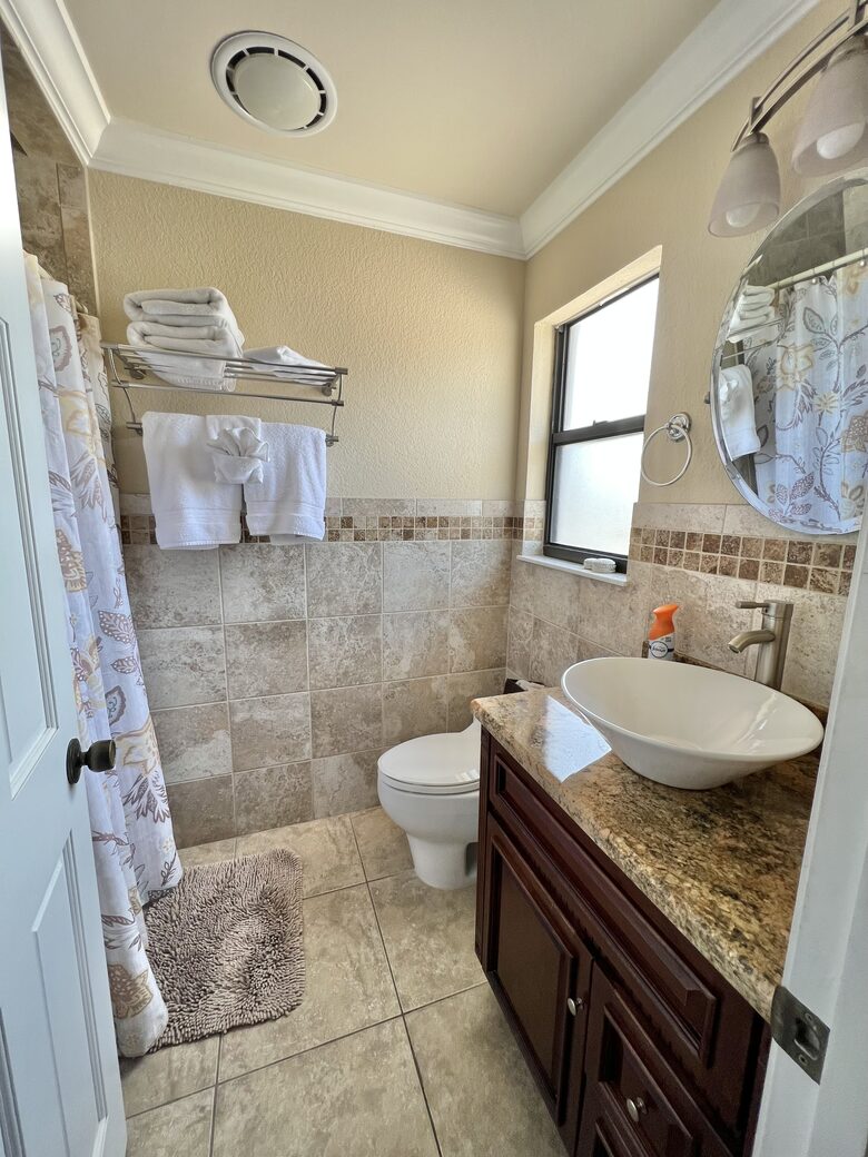 Small master full bathroom