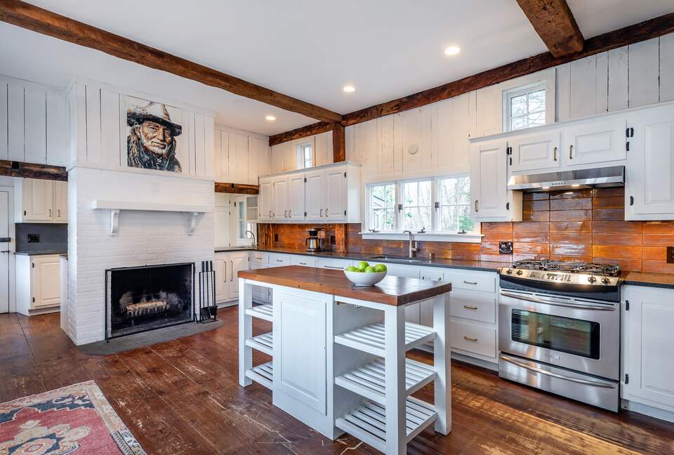 Historical Luxury Farm House with Guest House - Morris, Connecticut