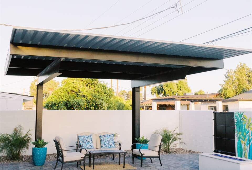 The Palmly | With a Heated Pool, Hot tub, Fire Pit, Close to Old Town! - Scottsdale, Arizona