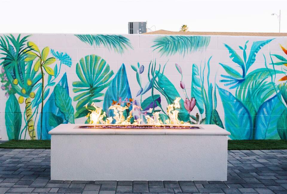 The Palmly | With a Heated Pool, Hot tub, Fire Pit, Close to Old Town! - Scottsdale, Arizona