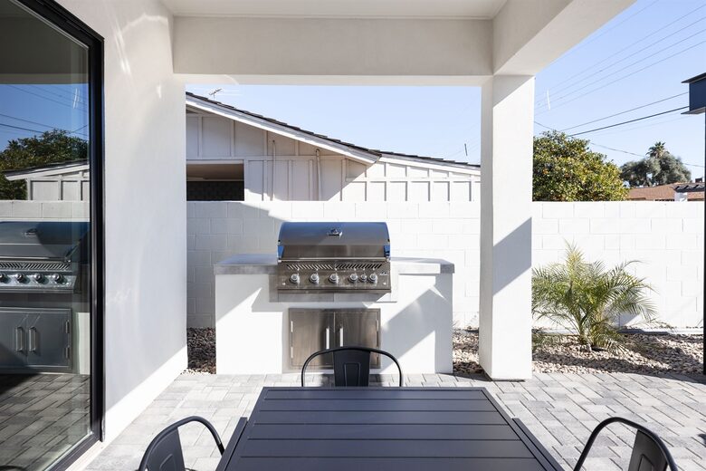 The Palmly | With a Heated Pool, Hot tub, Fire Pit, Close to Old Town! - Scottsdale, Arizona