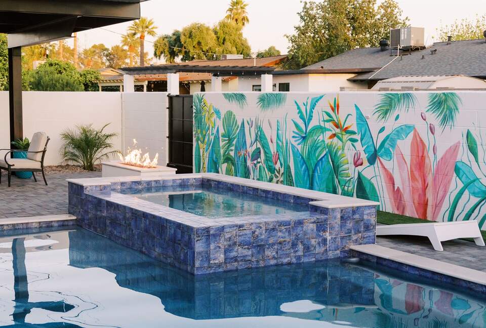 The Palmly | With a Heated Pool, Hot tub, Fire Pit, Close to Old Town! - Scottsdale, Arizona