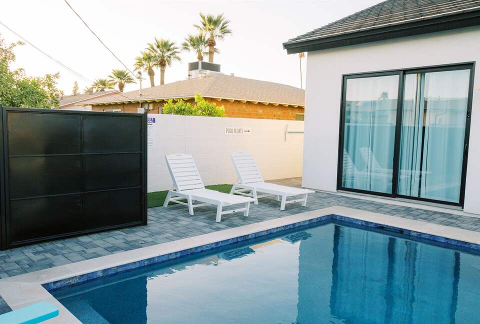 The Palmly | With a Heated Pool, Hot tub, Fire Pit, Close to Old Town! - Scottsdale, Arizona