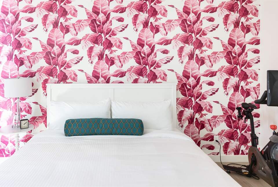 The Palmly | With a Heated Pool, Hot tub, Fire Pit, Close to Old Town! - Scottsdale, Arizona