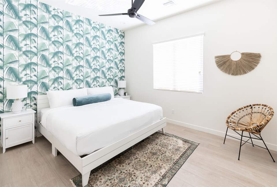 The Palmly | With a Heated Pool, Hot tub, Fire Pit, Close to Old Town! - Scottsdale, Arizona