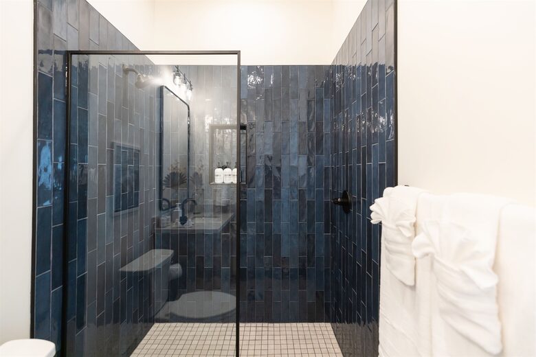 The Palmly | With a Heated Pool, Hot tub, Fire Pit, Close to Old Town! - Scottsdale, Arizona