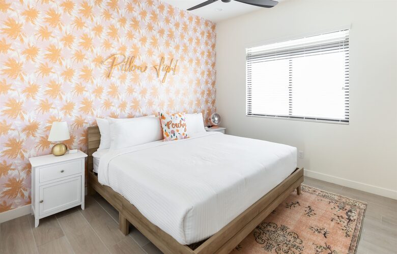 The Palmly | With a Heated Pool, Hot tub, Fire Pit, Close to Old Town! - Scottsdale, Arizona