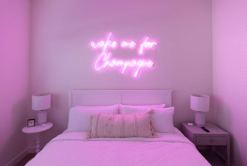 The Palmly | With a Heated Pool, Hot tub, Fire Pit, Close to Old Town! - Scottsdale, Arizona