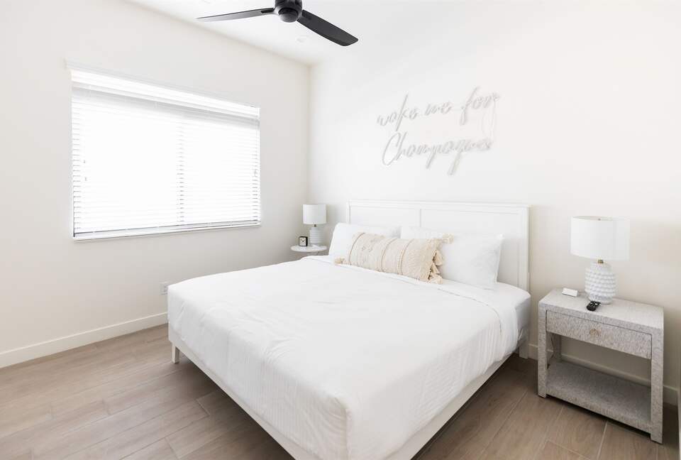 The Palmly | With a Heated Pool, Hot tub, Fire Pit, Close to Old Town! - Scottsdale, Arizona