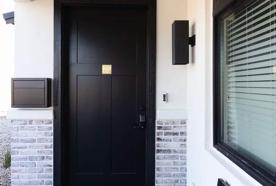 The Palmly | With a Heated Pool, Hot tub, Fire Pit, Close to Old Town! - Scottsdale, Arizona