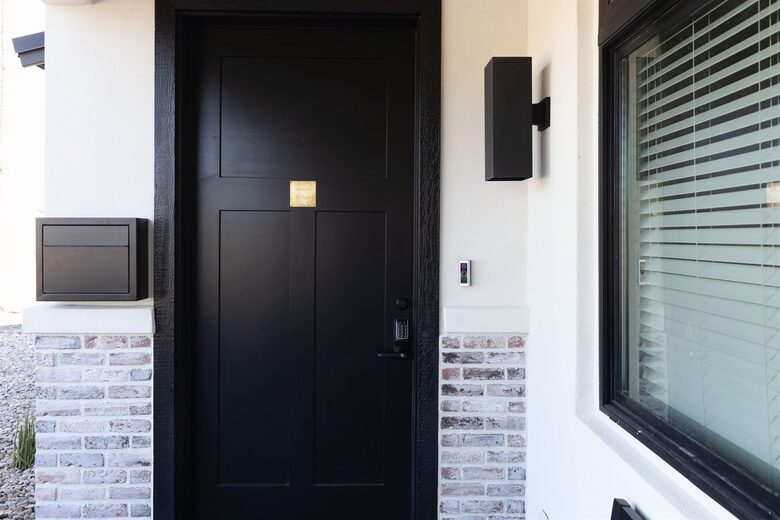 The Palmly | With a Heated Pool, Hot tub, Fire Pit, Close to Old Town! - Scottsdale, Arizona