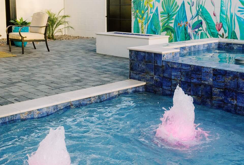 The Palmly | With a Heated Pool, Hot tub, Fire Pit, Close to Old Town! - Scottsdale, Arizona