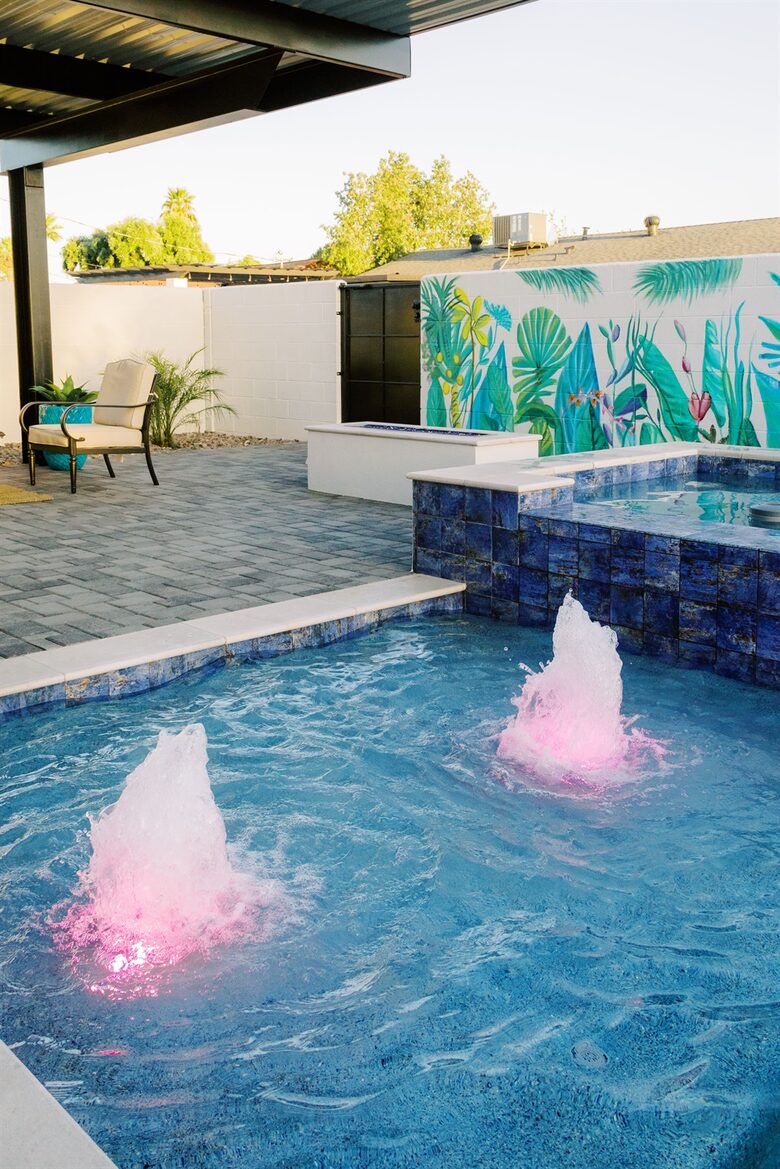 The Palmly | With a Heated Pool, Hot tub, Fire Pit, Close to Old Town! - Scottsdale, Arizona