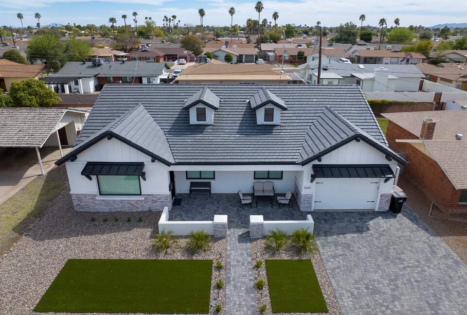 The Palmly | With a Heated Pool, Hot tub, Fire Pit, Close to Old Town! - Scottsdale, Arizona