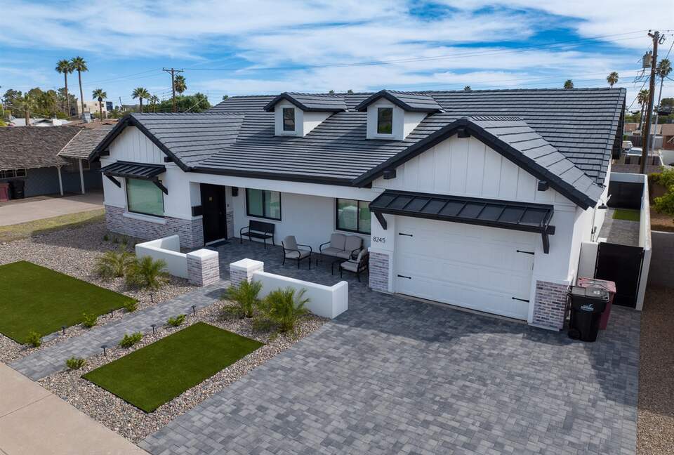 The Palmly | With a Heated Pool, Hot tub, Fire Pit, Close to Old Town! - Scottsdale, Arizona