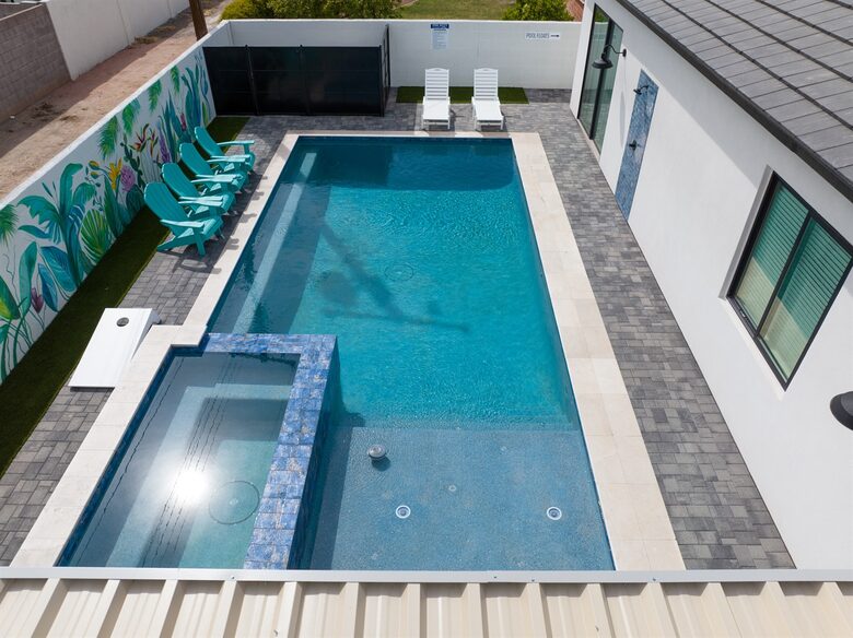 The Palmly | With a Heated Pool, Hot tub, Fire Pit, Close to Old Town! - Scottsdale, Arizona