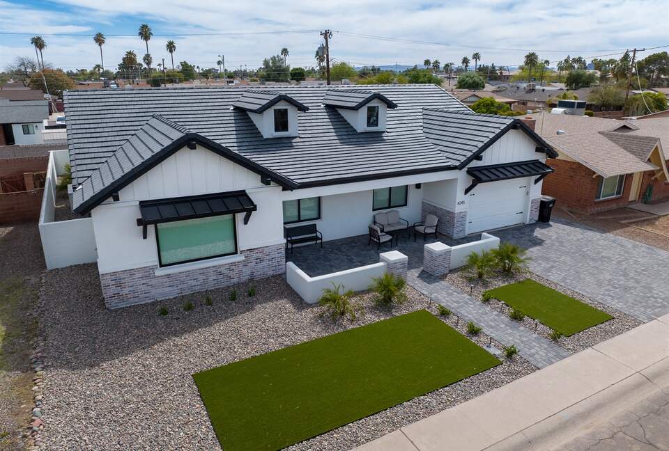 The Palmly | With a Heated Pool, Hot tub, Fire Pit, Close to Old Town! - Scottsdale, Arizona